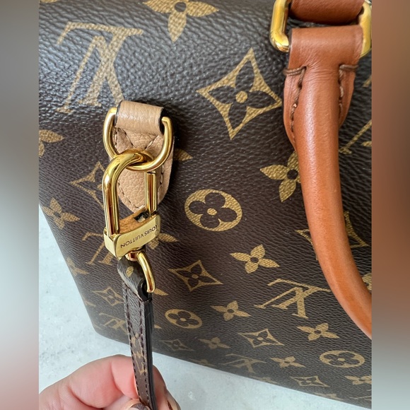 Louis Vuitton Marignan Handbag Monogram Canvas in Sesame - Picture 9 of 17